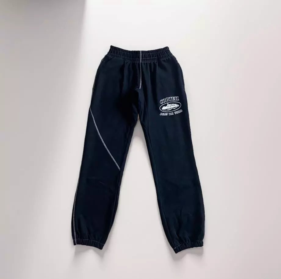 سروال كورتيز الحلو