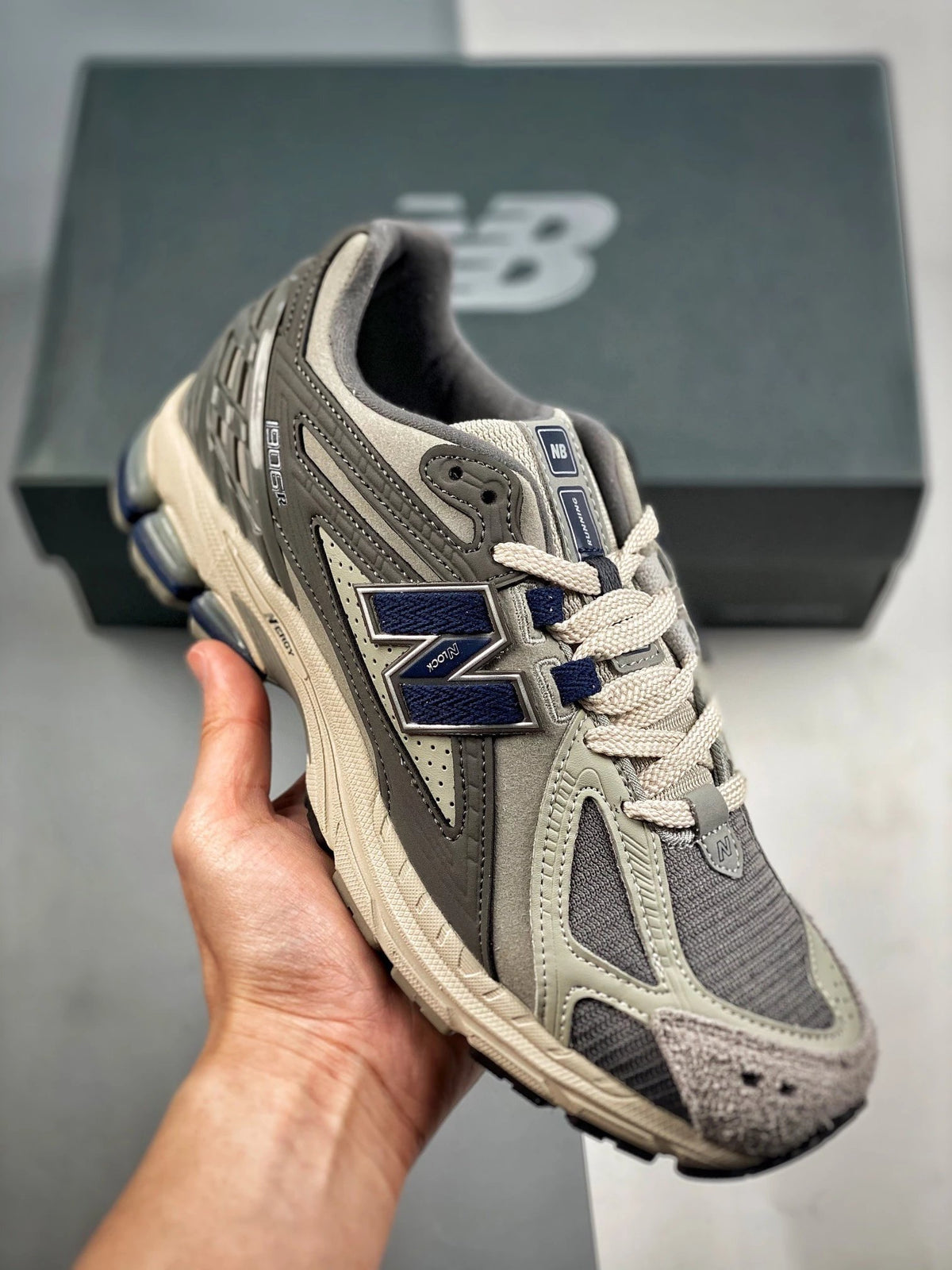 حذاء نيو بالانس